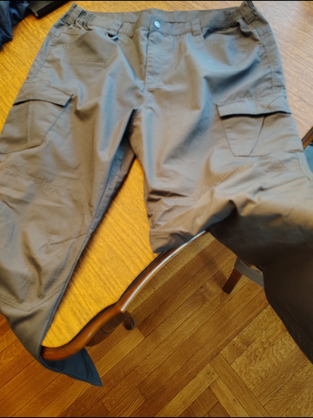 NWOT Men's Gray Cargo Pants - Classic Utility Style